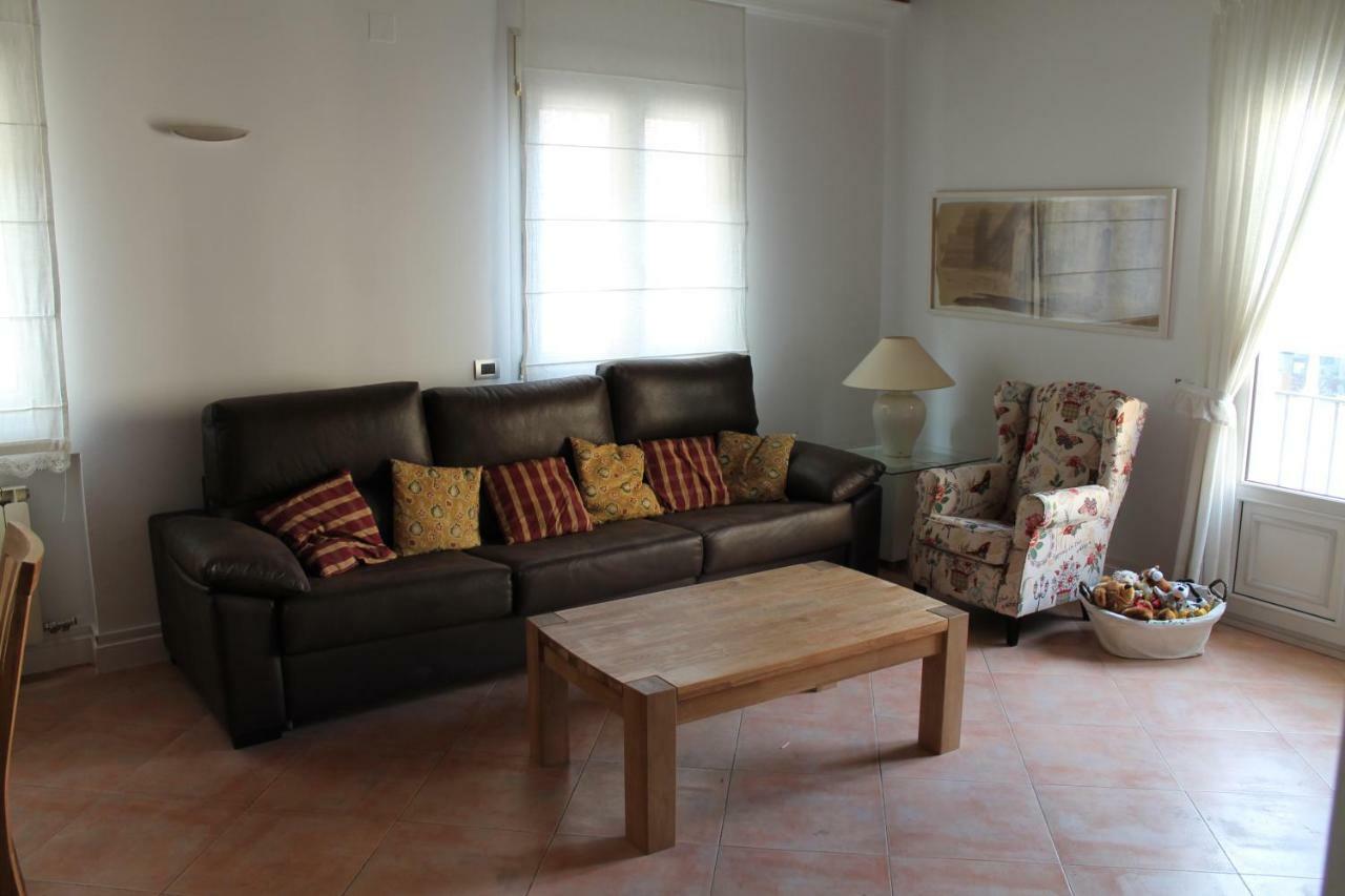 Cal Taixes Apartment เรวส์ ภายนอก รูปภาพ