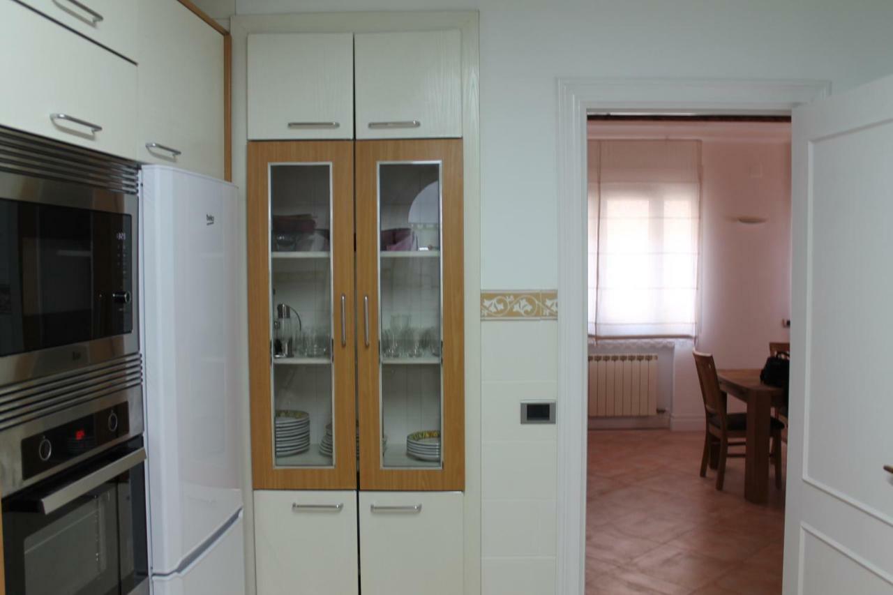 Cal Taixes Apartment เรวส์ ภายนอก รูปภาพ