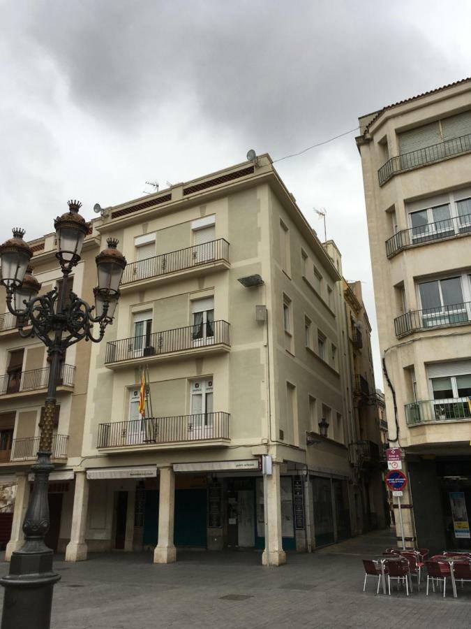 Cal Taixes Apartment เรวส์ ภายนอก รูปภาพ